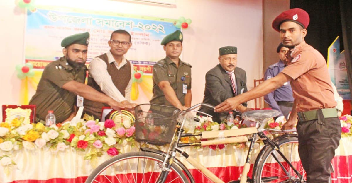নওগাঁয় আনসার ও ভিডিপি সমাবেশ