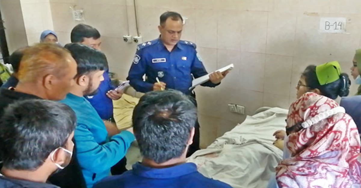 বাস চাপায় প্রাণ গেল এক পরিবারের ৩ সদস্যের