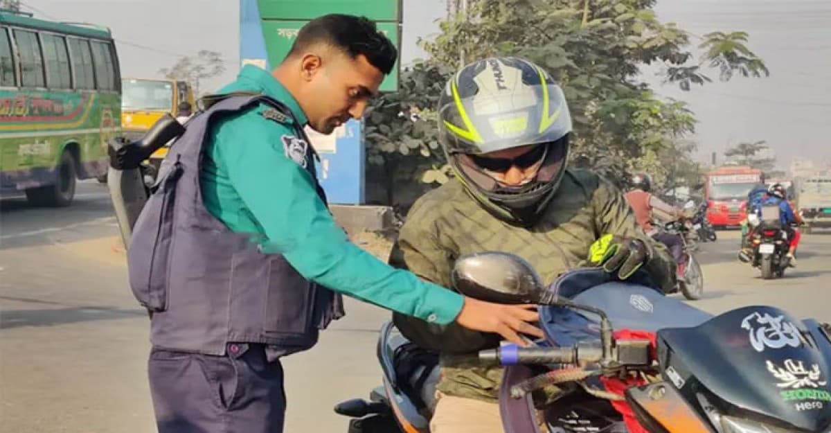 রাজধানীর প্রবেশমুখে পুলিশের তল্লাশি