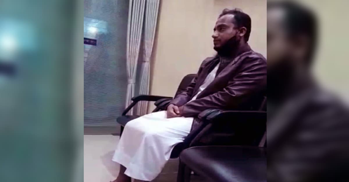 ছাত্রীকে যৌন হয়রানির অভিযোগে শিক্ষক গ্রেফতার