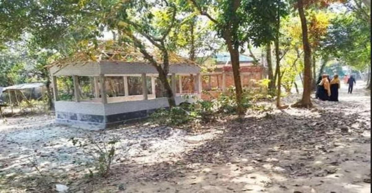 ভালুকায় শেখ রাসেল স্টেডিয়ামের জমিতে বাড়ী নির্মাণ করে ভাড়া!