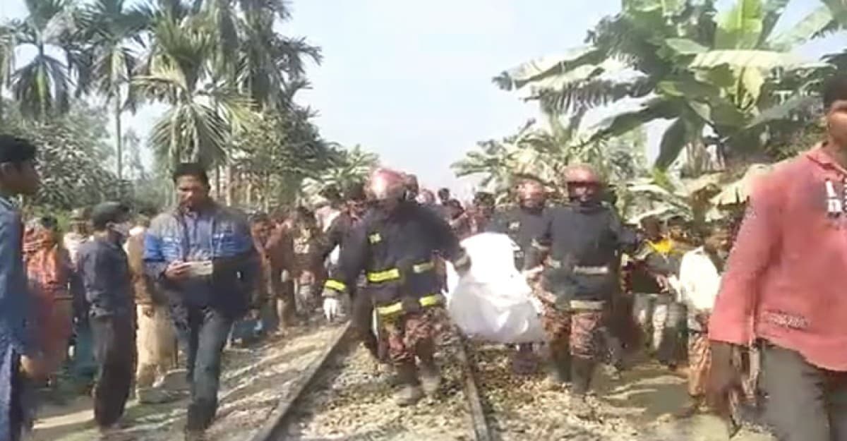 লালমনিরহাটে ট্রেনে কাটা পড়ে প্রাণ গেল মা-মেয়ের