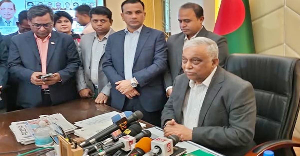 শীঘ্রই র্যাবের নিষেধাজ্ঞা উঠে যেতে পারে: স্বরাষ্ট্রমন্ত্রী