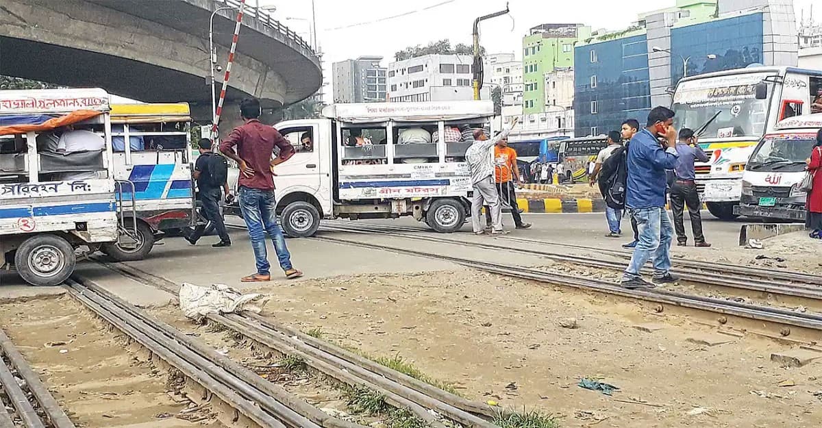 রাজধানীতে ট্রেনে কাটা পড়ে প্রাণ গেলো তরুণের