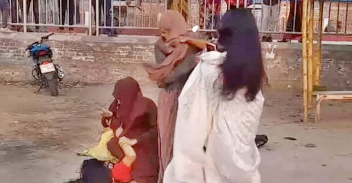 জয়পুরহাটে ৪ তরুণীর মারামারির ভিডিও ভাইরাল