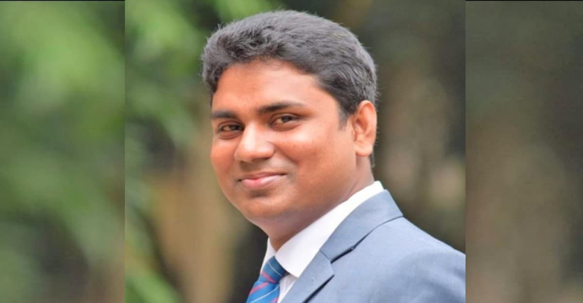 চেয়ারম্যানকে পেটালো ফকিরহাটের ইউএনও