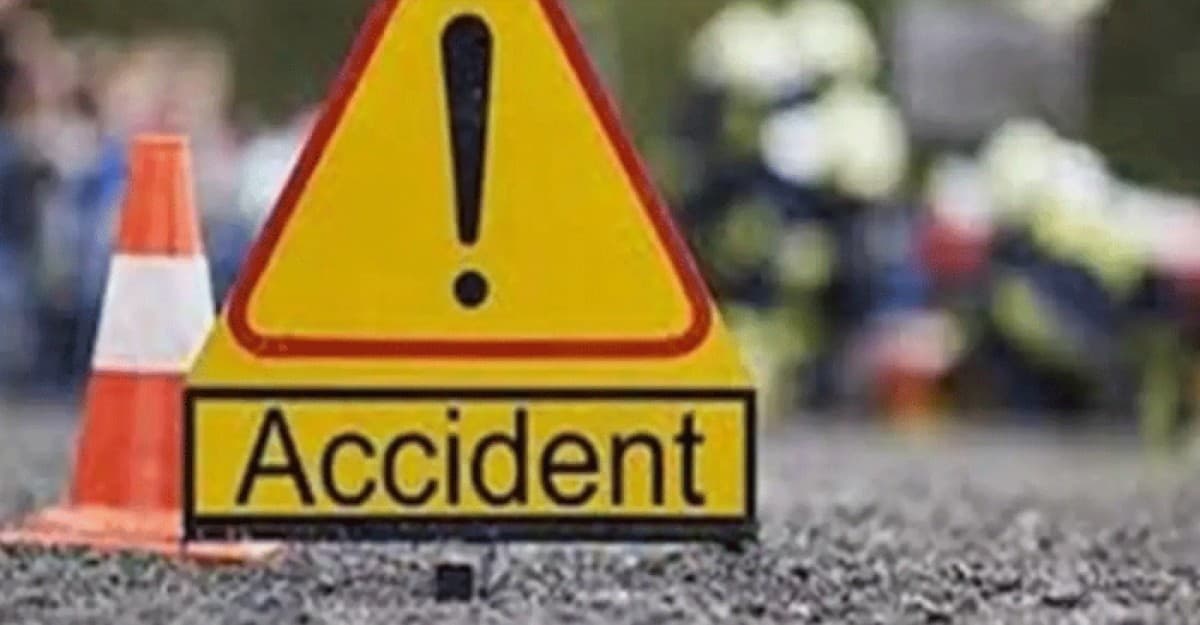 কালিয়াকৈরে সড়ক দুর্ঘটনায় প্রাণ গেল দুই জনের