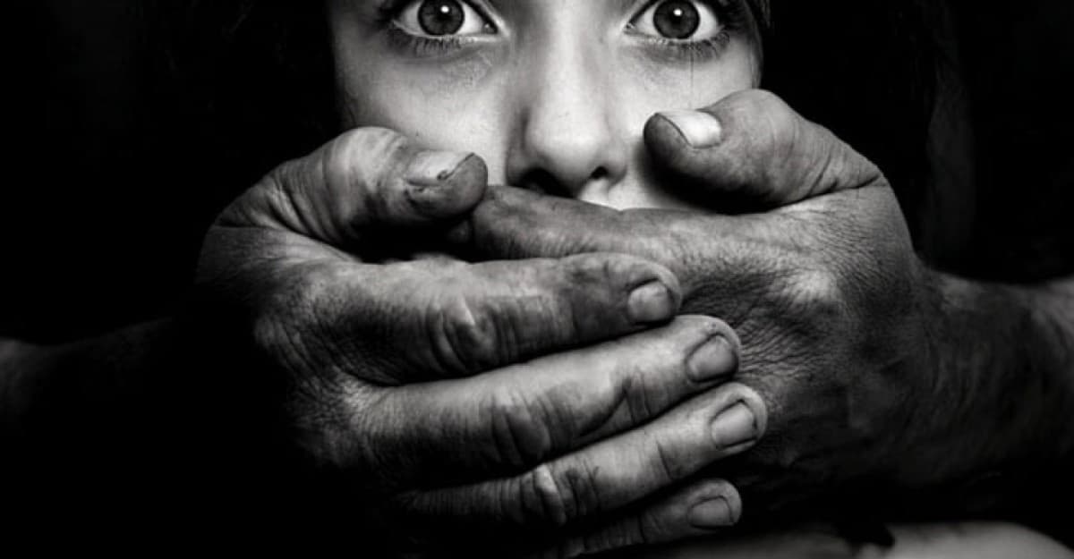 স্বামীর সামনেই স্ত্রীকে ধর্ষণের অভিযোগ