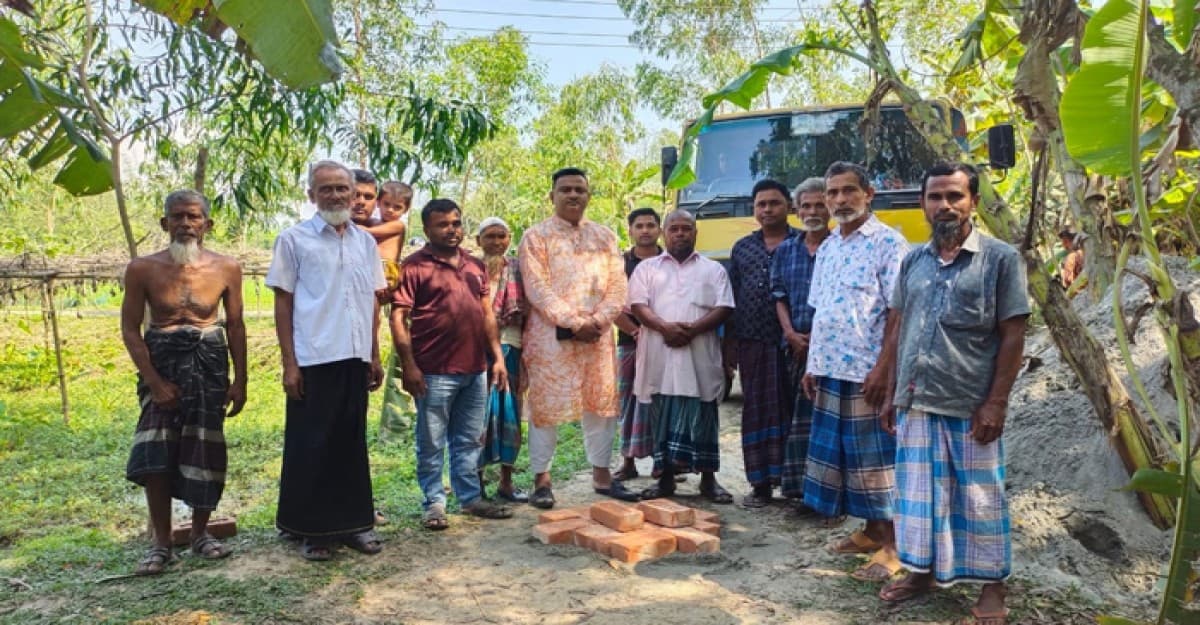 কান্তার পল্লীতে রাস্তা নির্মাণ কাজের উদ্বোধন