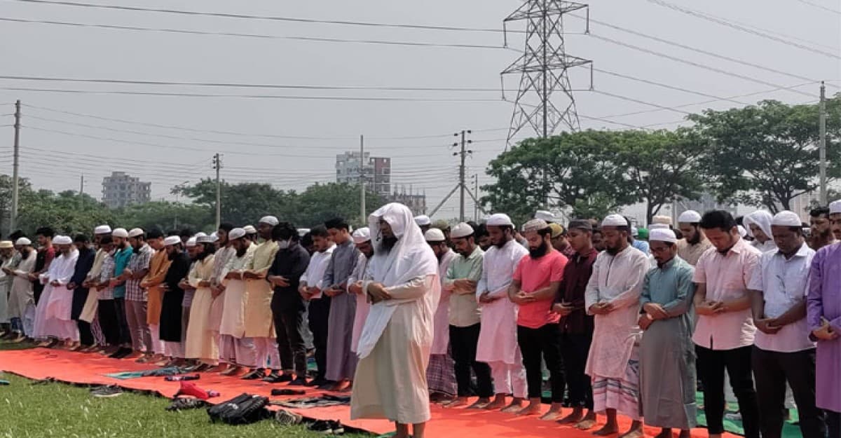 রাজধানীতে বৃষ্টির জন্য নামাজ আদায়