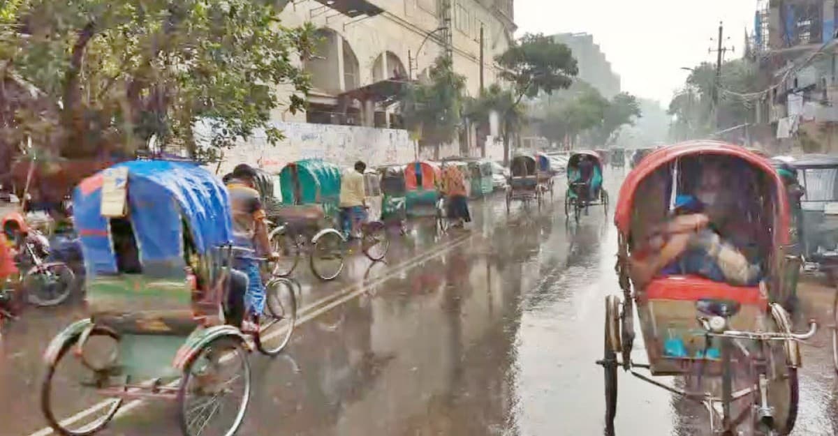 তীব্র তাপদাহের পর রাজধানীর বুকে স্বস্তির বৃষ্টি