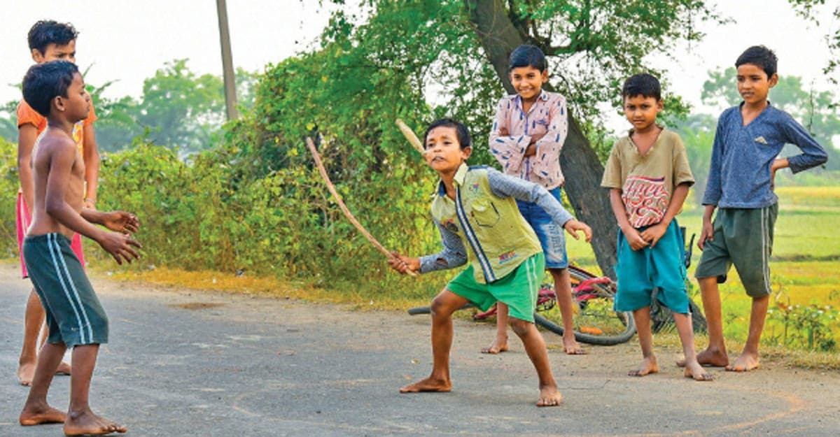 হারিয়ে যাচ্ছে গ্রাম বাংলার ঐতিয্যবাহী খেলা