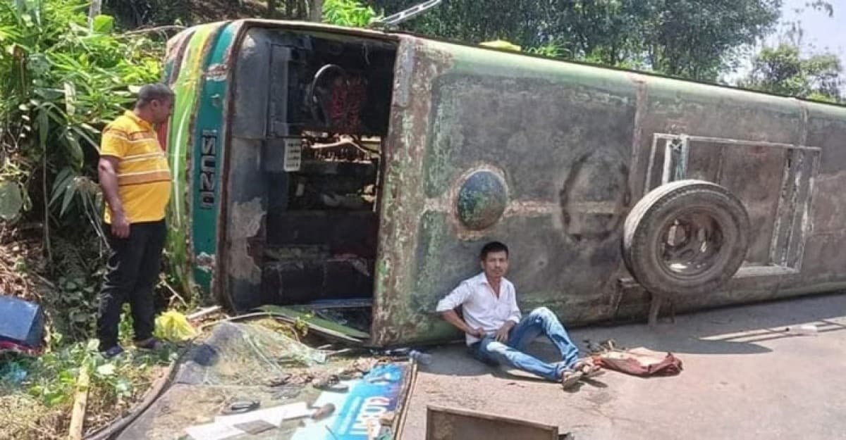 বান্দরবানে পৃথক সড়ক দুর্ঘটনায় আহত ২১