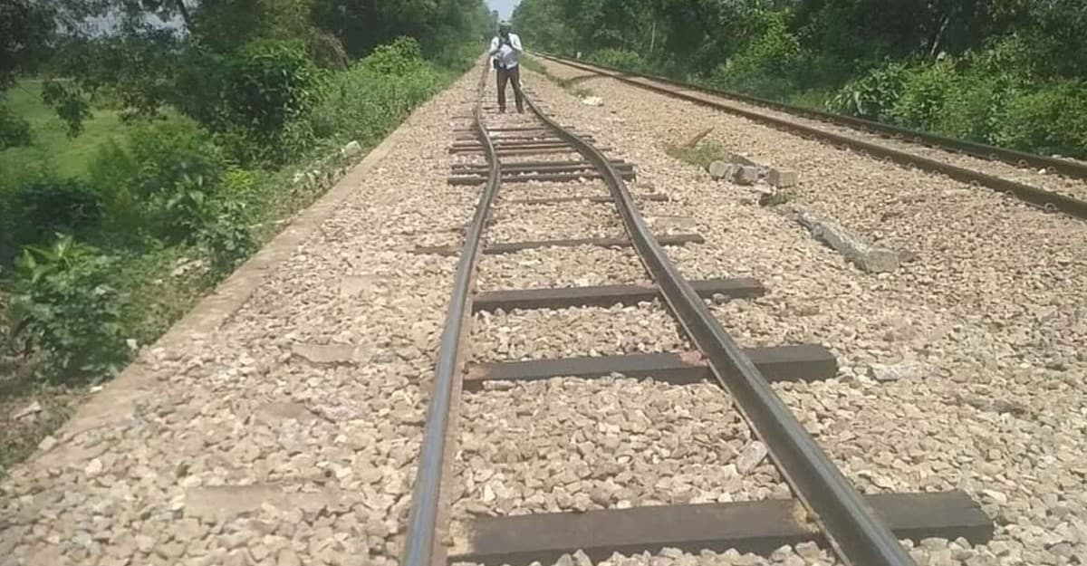 ফের গরমে বেঁকে গেছে সেই ব্রাহ্মণবাড়িয়ার রেললাইন