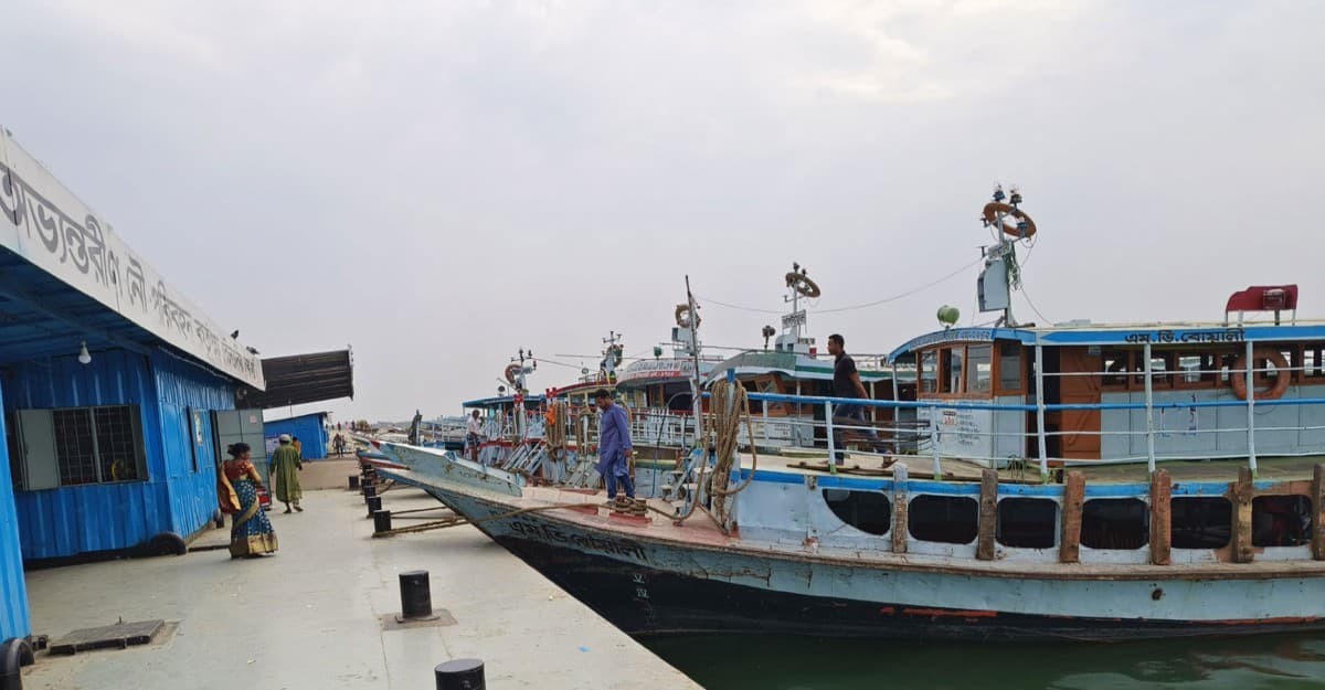 দৌলতদিয়া-পাটুরিয়া নৌরুটে লঞ্চ চলাচল বন্ধ