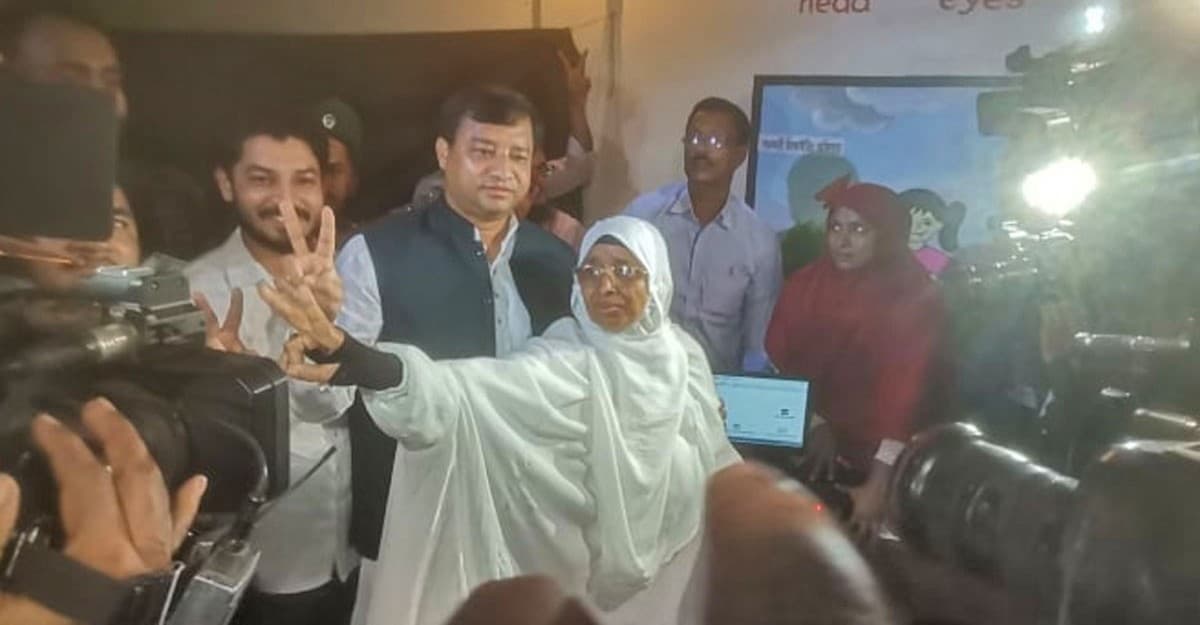 এক কেন্দ্রে এগিয়ে জায়েদা খাতুন