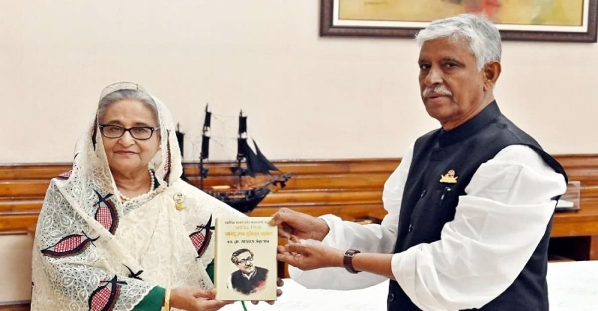 প্রধানমন্ত্রীর সঙ্গে দেখা করলেন আজমত উল্লা