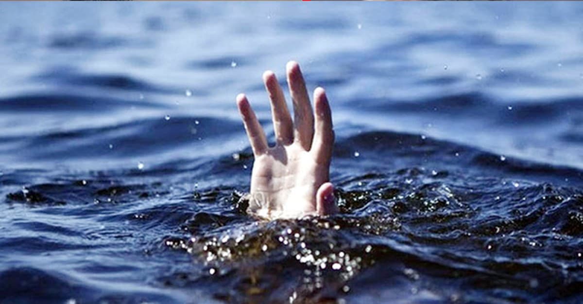 বন্ধুকে বাঁচাতে গিয়ে প্রাণ হারালো ৪ শিশু