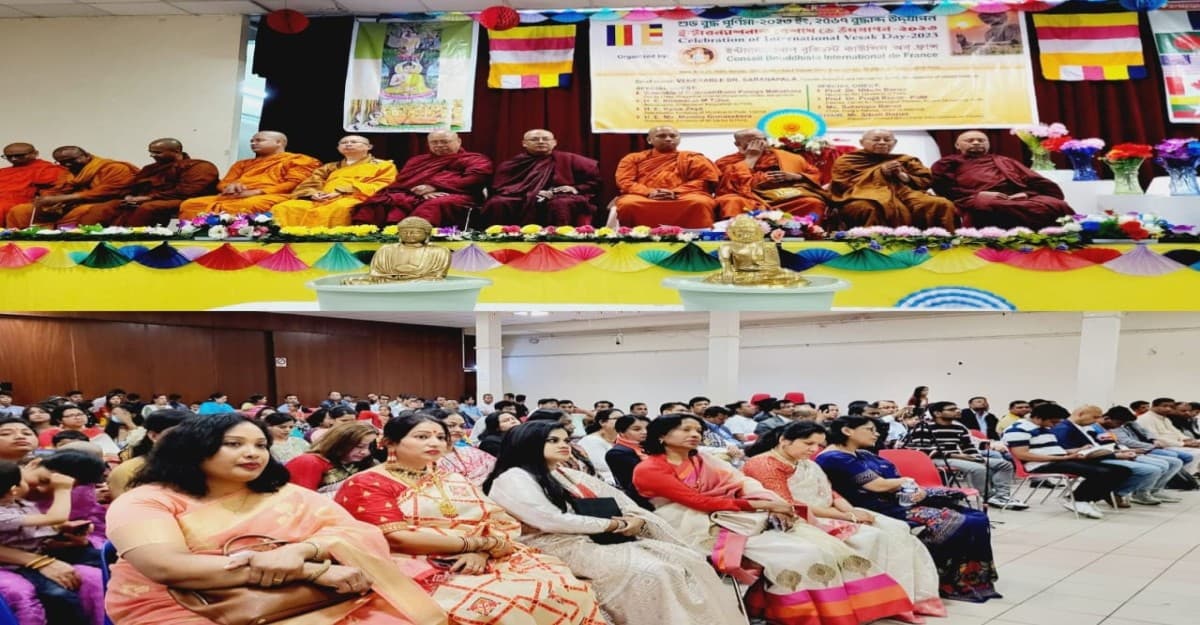 প্যারিসে ‘ইন্টারন্যাশনাল বেশাক ডে’ উদযাপিত