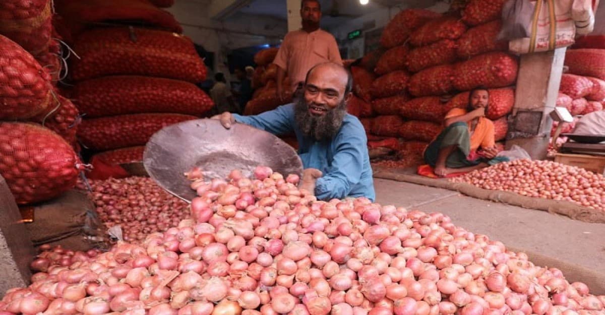 আজ থেকে পেঁয়াজ আমদানির অনুমতি