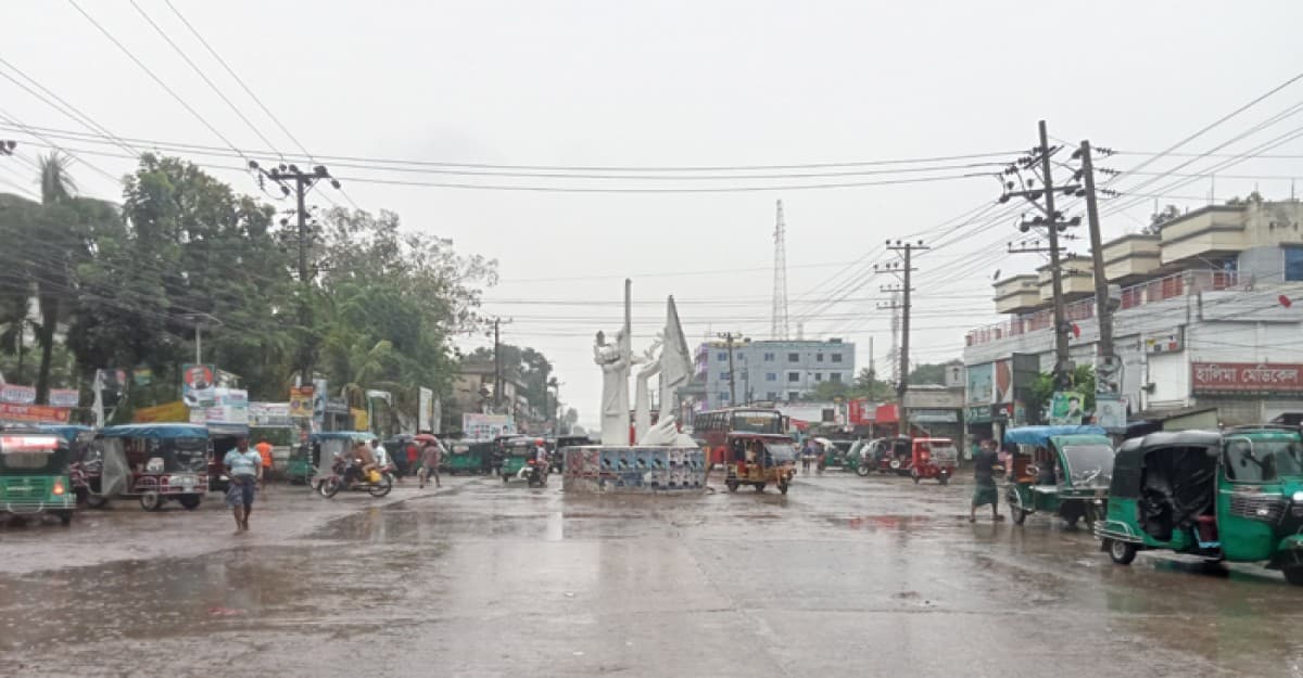 টাঙ্গাইলের ঘাটাইলে ভ্যাপসা গরমের পর স্বস্তির বৃষ্টি