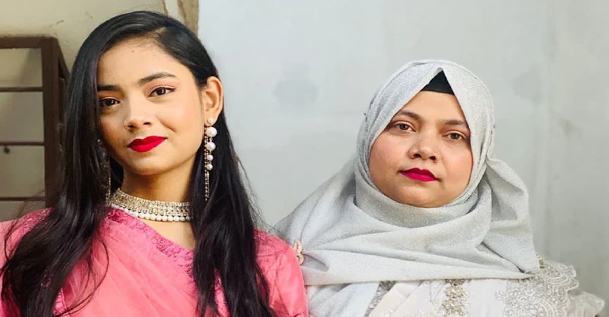 বাসায় ঢুকে মা-মেয়েকে কুপিয়ে হত্যা