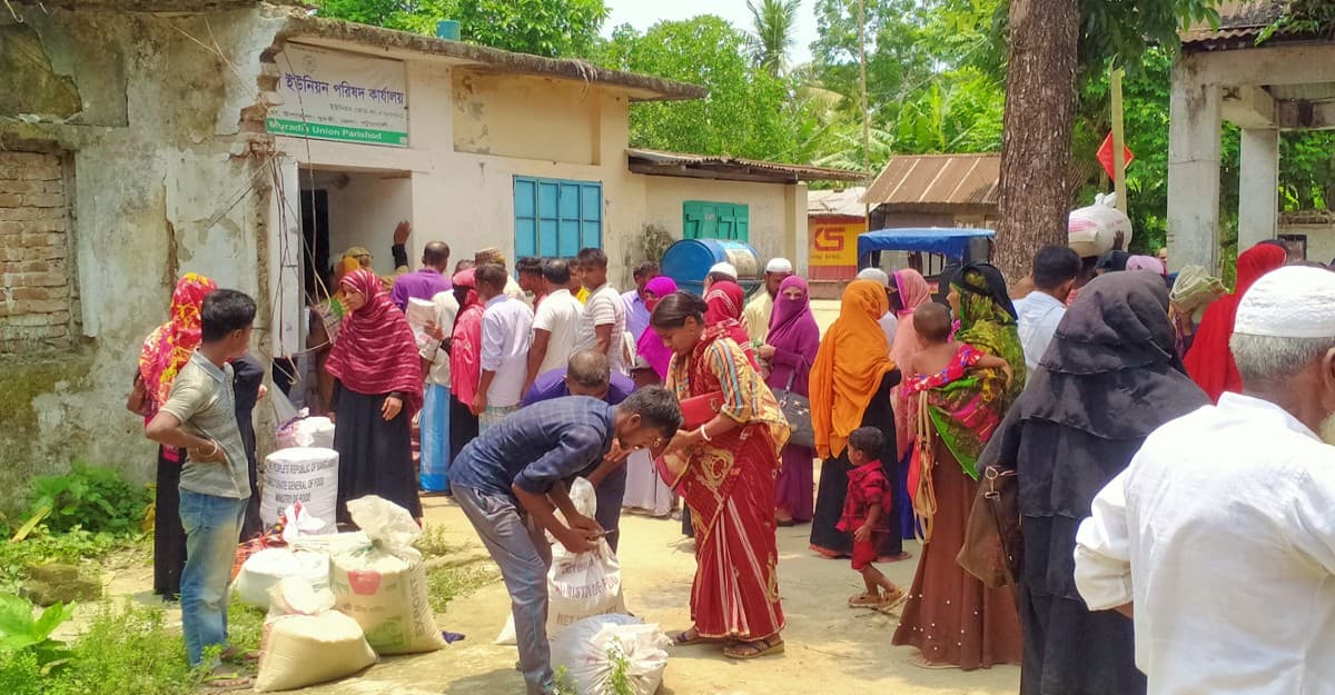 ভিজিডির চাল বিতরণে ব্যাপক অনিয়ম