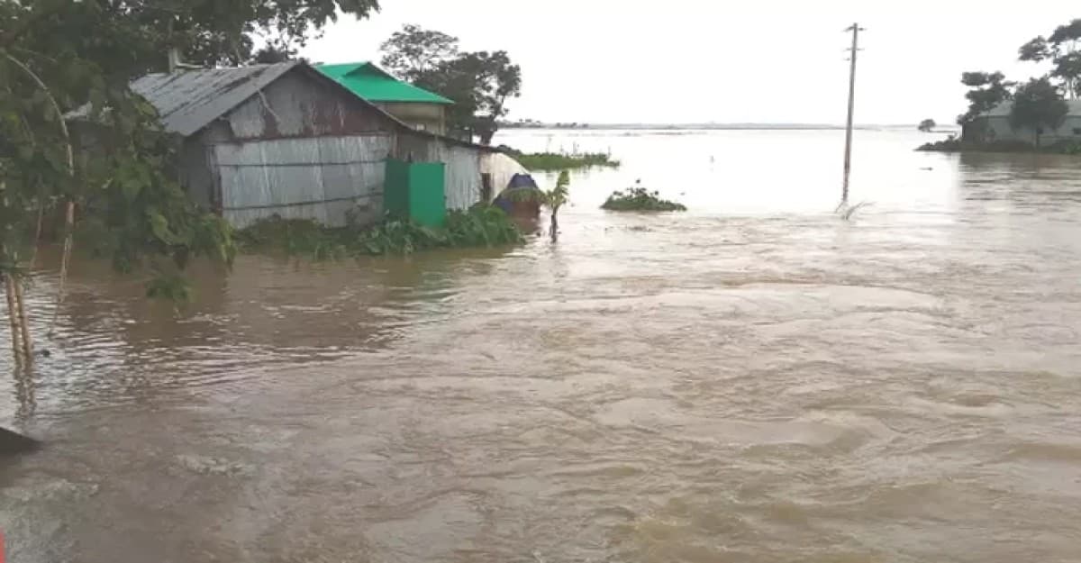 সুরমা নদীর পানি বিপৎসীমার ওপরে, ফের বন্যার আশঙ্কা