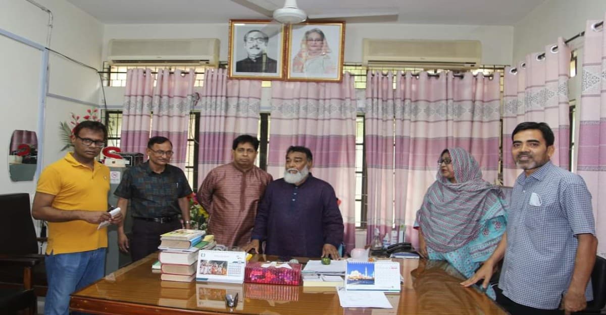 ইবি কোষাধ্যক্ষের আকস্মিক অফিস পরিদর্শন