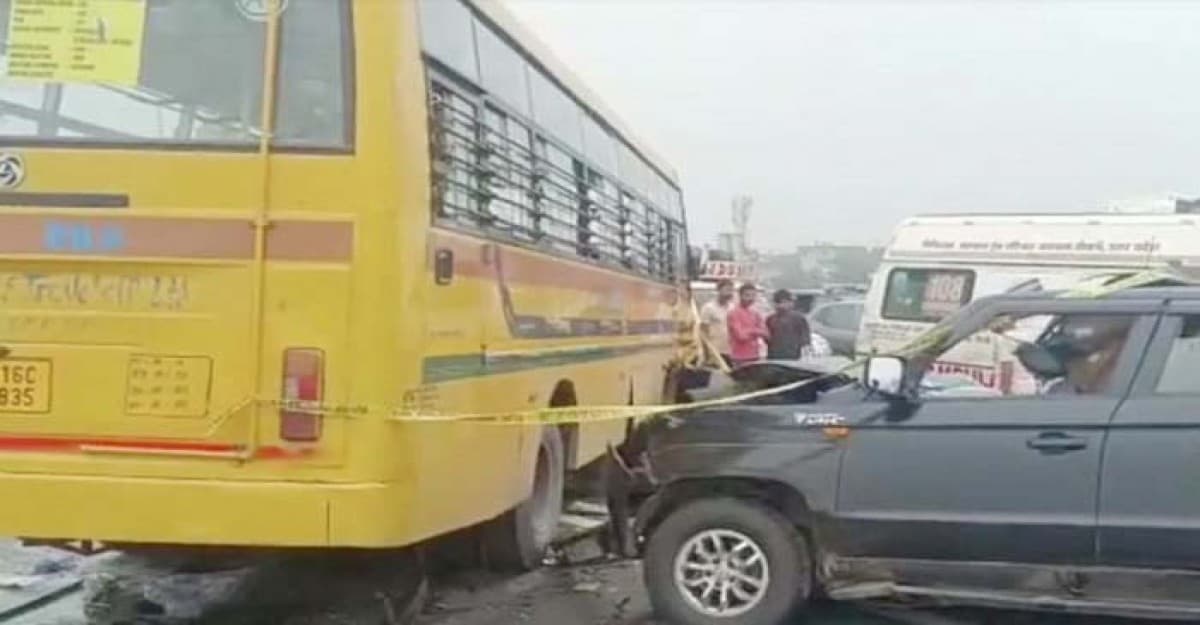 স্কুলবাস-জিপের সংঘর্ষ, নিহত ৬