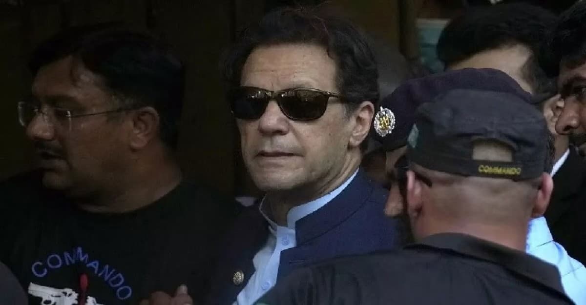 শিগগিরই গ্রেফতার হতে পারেন ইমরান খান