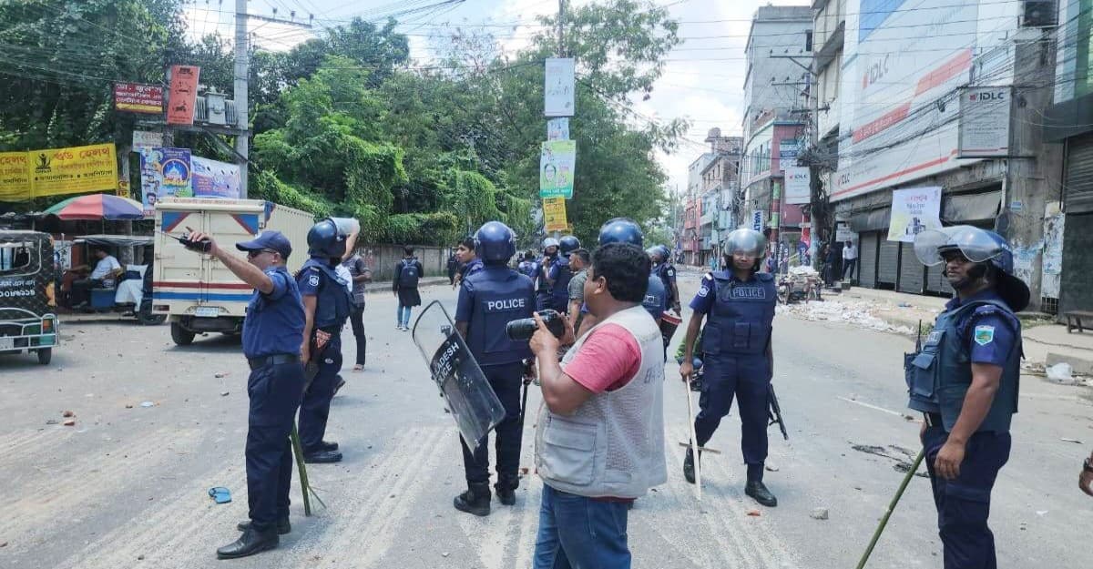 বগুড়ায় পুলিশের সঙ্গে বিএনপির সংঘর্ষে আহত ৩০