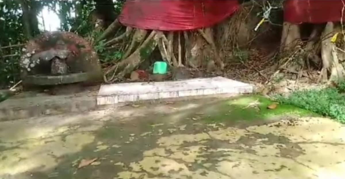 কালীমূর্তি ও শিবলিঙ্গ ভাঙচুর, ছোট দুধপাতিলে উত্তেজনা