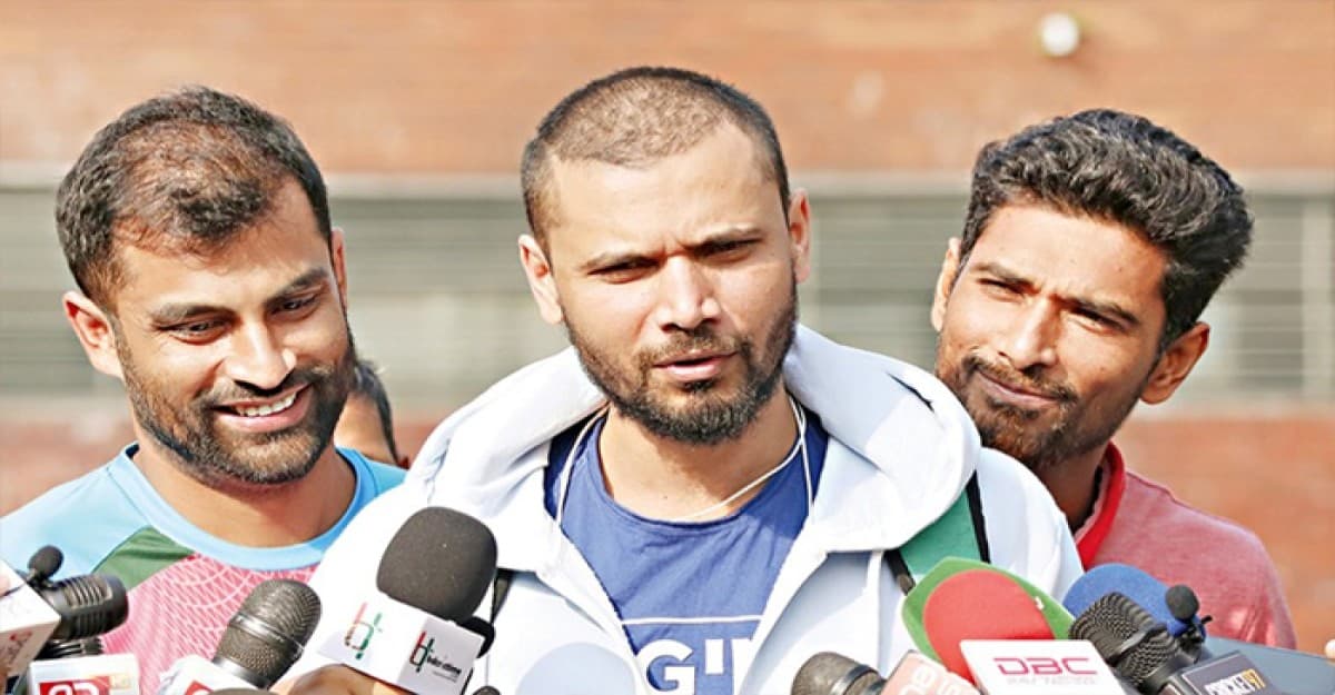বিশ্বকাপের অধিনায়ক তামিম, মেন্টর মাশরাফি, থাকছেন কি রিয়াদ?