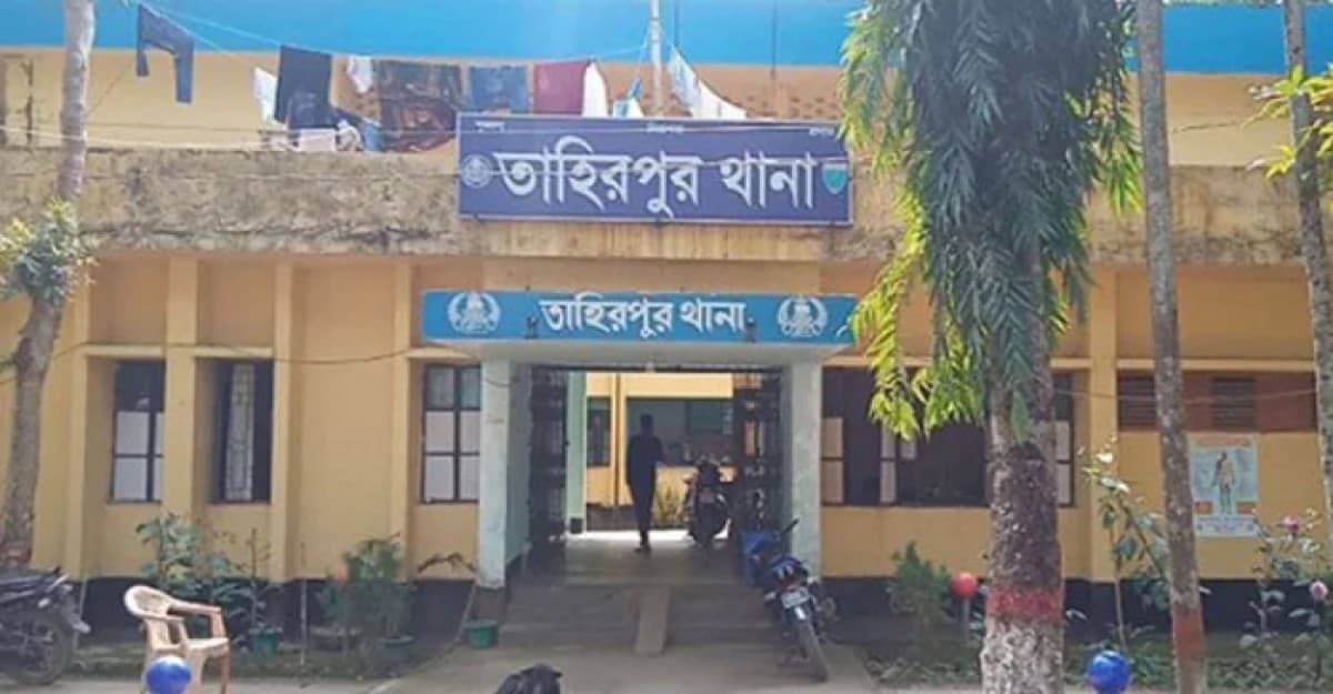 টাঙ্গুয়ার হাওরে বেড়াতে গিয়ে বুয়েটের ৩৪ শিক্ষার্থী গ্রেফতার