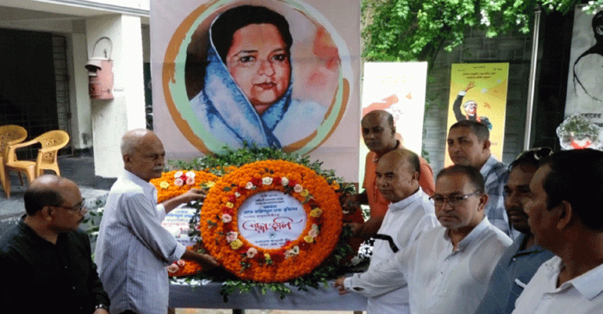 পাবনায় বঙ্গমাতার জন্মবার্ষিকীতে জেলা আওয়ামীলীগসহ বিভিন্ন সংগঠনের শ্রদ্ধা