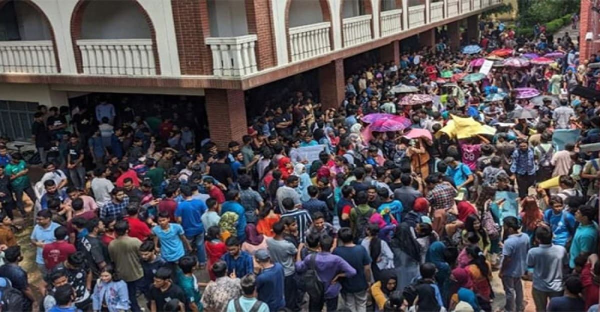 আবরার হত্যা: 'বিটু' ক্লাসে ফেরায় বুয়েটে প্রতিবাদ
