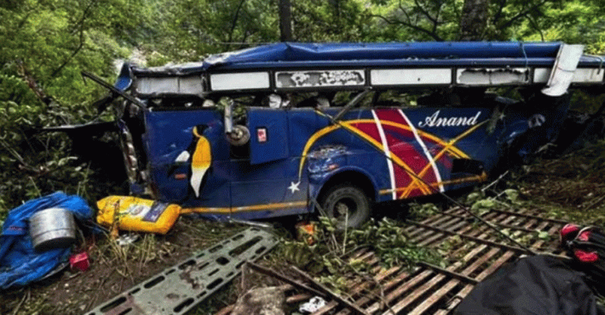 ভারতের উত্তরকাশীতে বাস উল্টে ৭ জনের মৃত্যু, ২৭ জন আহত
