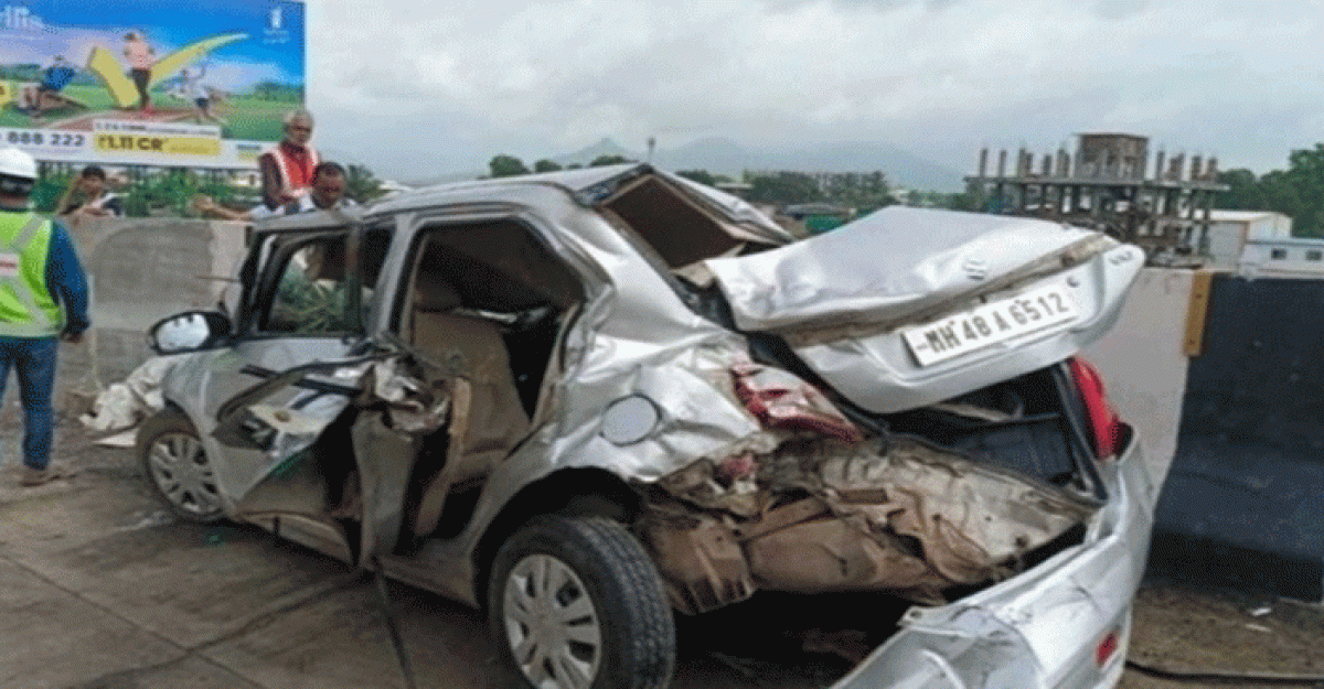 ৫টি গাড়িতে ট্রাকের ধাক্কা, নিহত ২