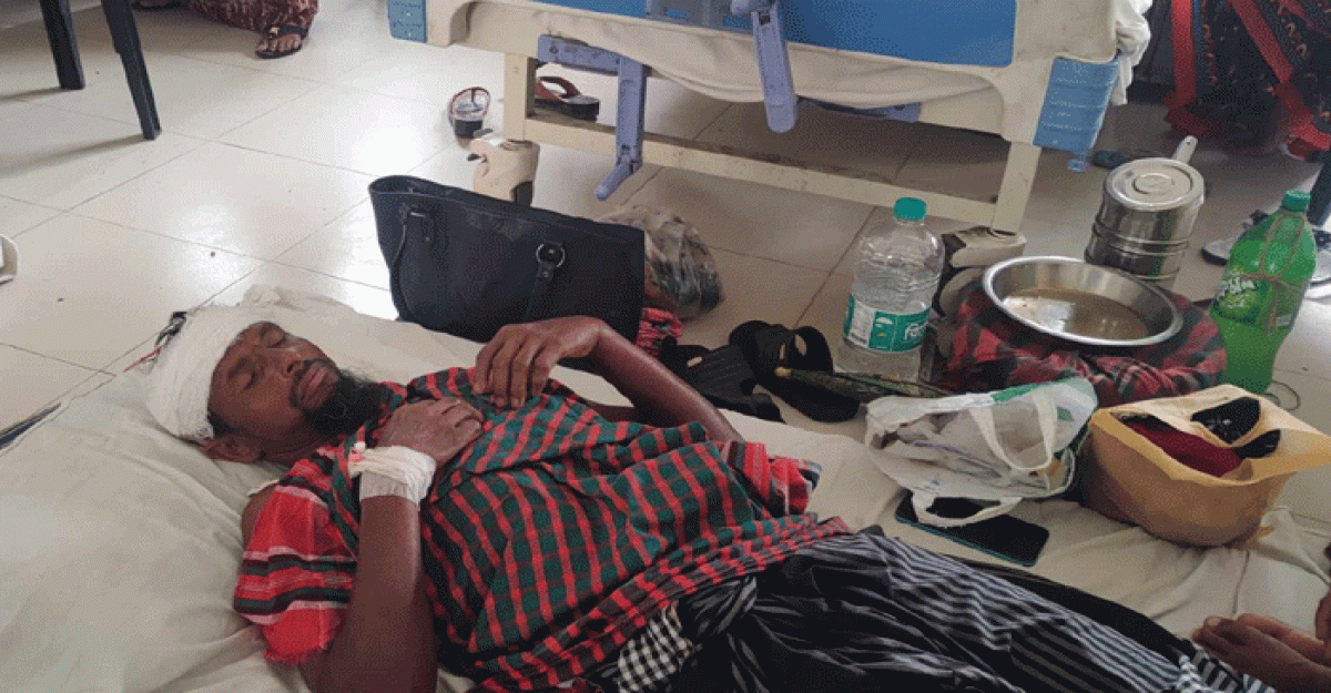 লাইট জ্বালানোকে কেন্দ্র করে শার্শায় মুয়াজ্জিনকে কুপিয়ে জখম