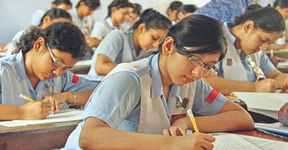 এইচএসসির পঞ্চম দিন: পরীক্ষা দেয়নি ৬৯০৭ জন, বহিষ্কার ১৬