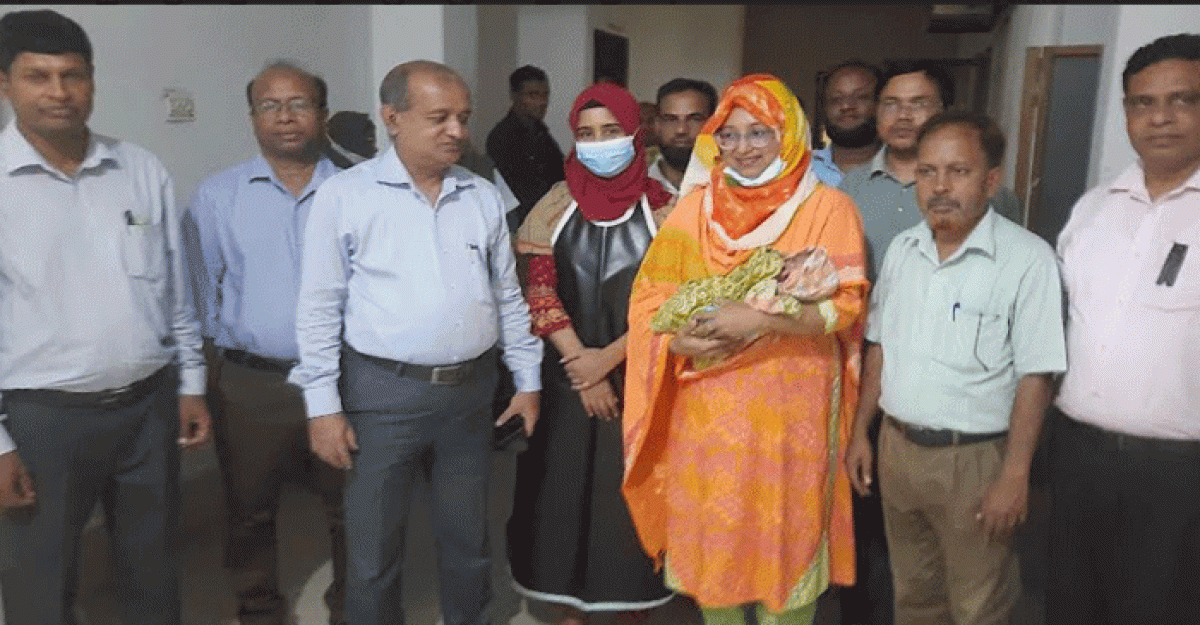 ফুলবাড়িয়া স্বাস্থ্য কমপ্লেক্স পরিদর্শন করেন সিভিল সার্জন ডা. মো. নজরুল ইসলাম