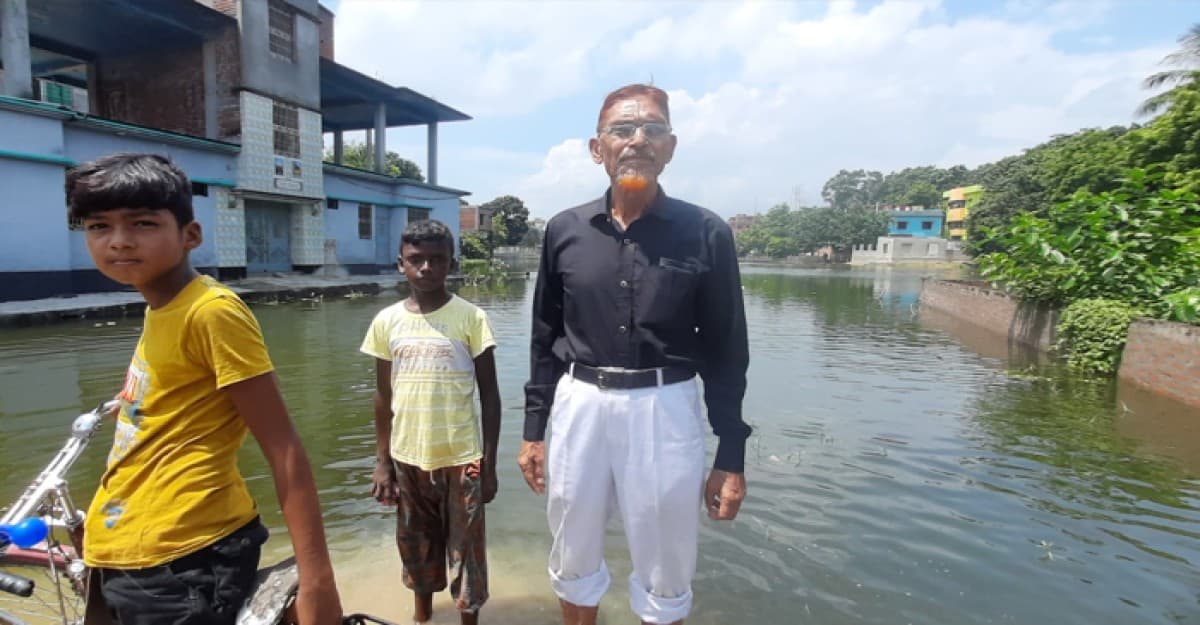 চাঁপাইনবাবগঞ্জে অল্প বৃষ্টিতে তলিয়ে যায় শহরের বেলেপুকুর