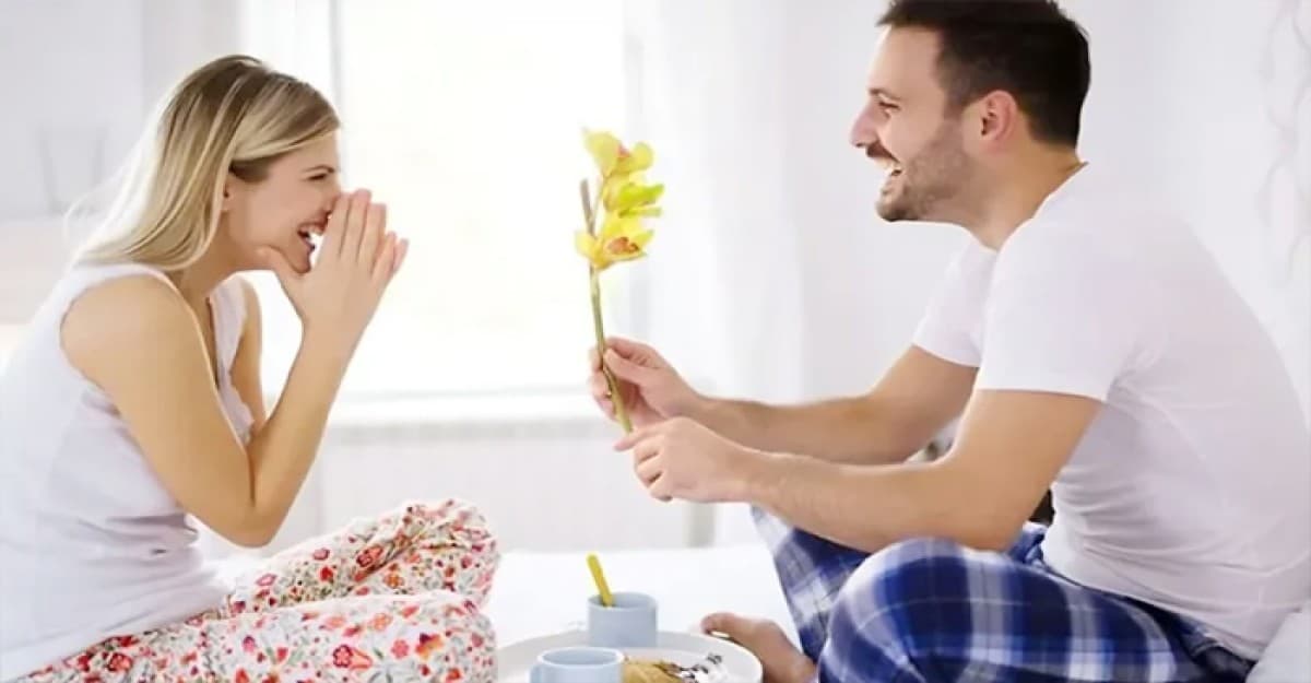 আজ স্ত্রীকে প্রশংসা করার দিন