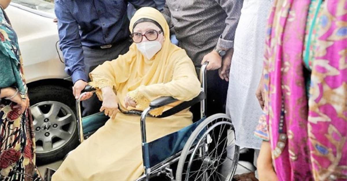 খালেদা জিয়াকে ফের কেবিনে স্থানান্তর