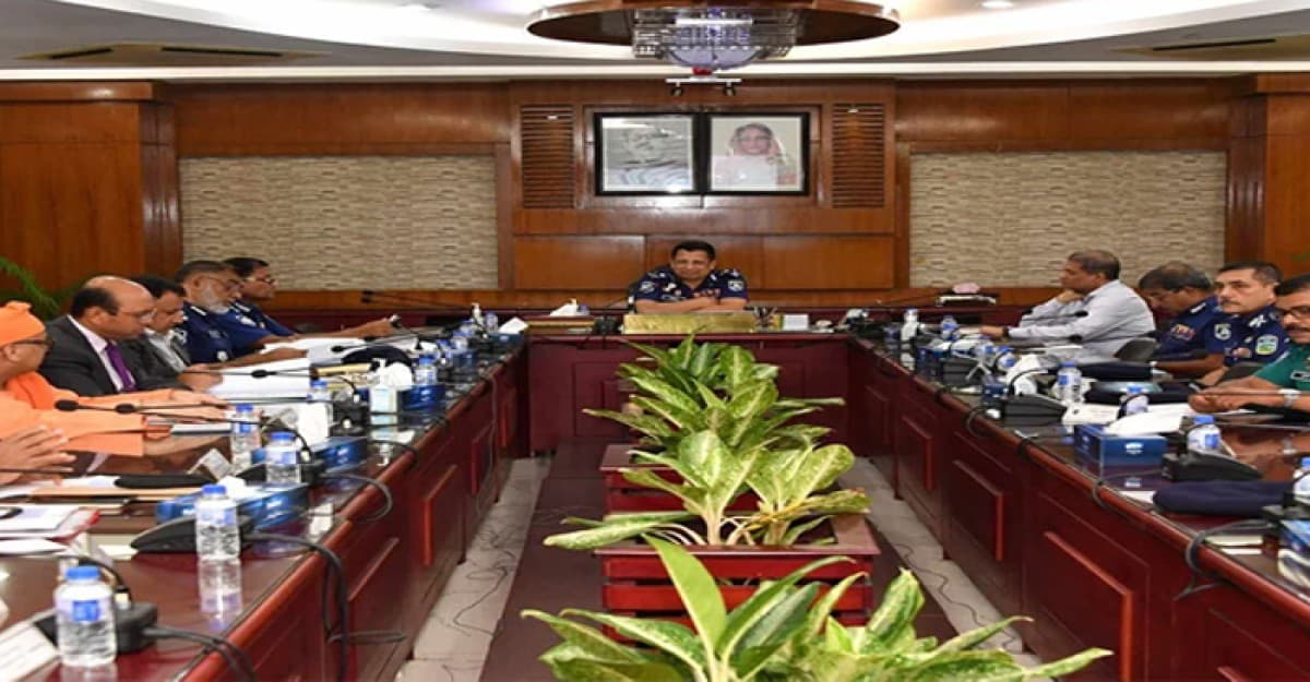দুর্গাপূজায় গুজব রটনাকারীদের বিরুদ্ধে পুলিশকে সতর্ক থাকতে বললেন আইজিপি
