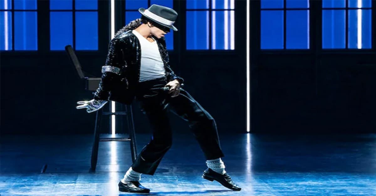 মাইকেল জ্যাকসনের টুপি বিক্রি হলো ৭৭,৬৪০ ইউরোতে