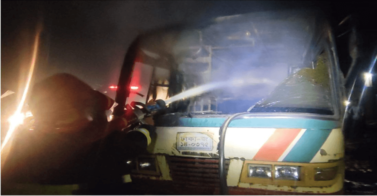 ২৭ ঘণ্টায় ৭ বাসে আগুন