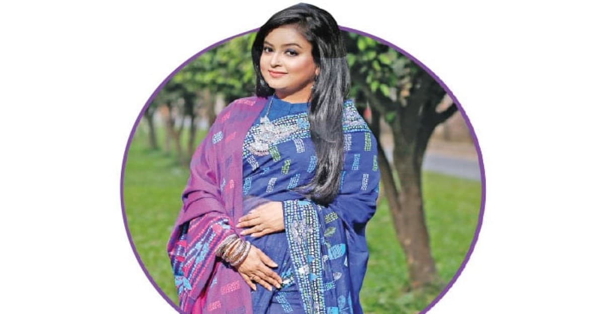 শীতের সময় শাড়ীর সাথে কেমন পোশাক মানানসই