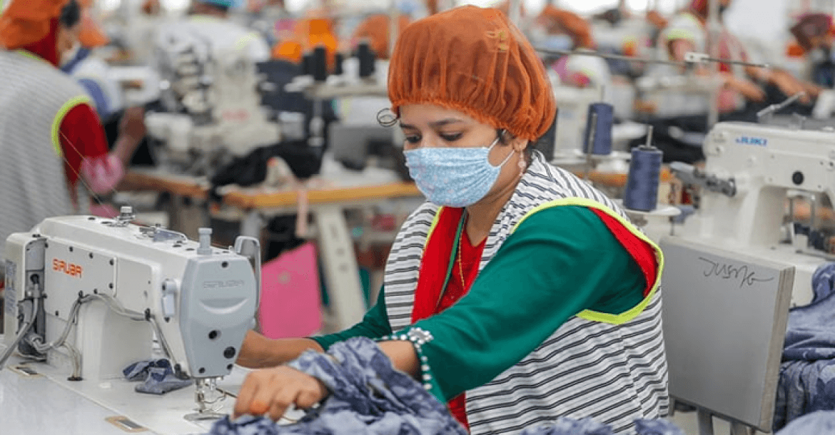 সর্বনিম্ন মজুরি সাড়ে ১২ হাজার টাকা নির্ধারণ করে গেজেট প্রকাশ